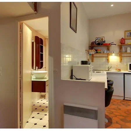 Convivial A Paris, 30 M² Avec Vue Sur La פריז