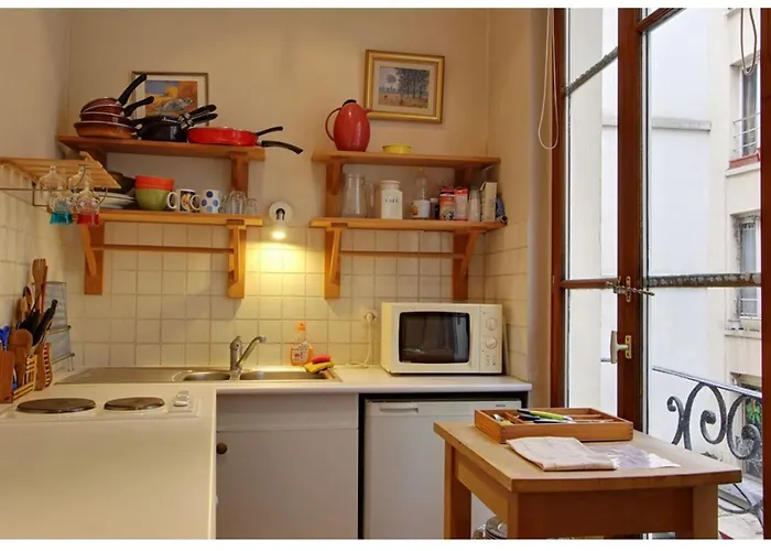 Convivial A Paris, 30 M² Avec Vue Sur La * Paris